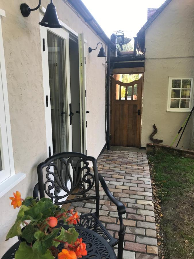 Corner House Luxury Bnb Little Dunmow Экстерьер фото
