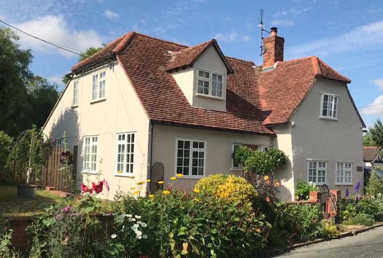 Corner House Luxury Bnb Little Dunmow Экстерьер фото