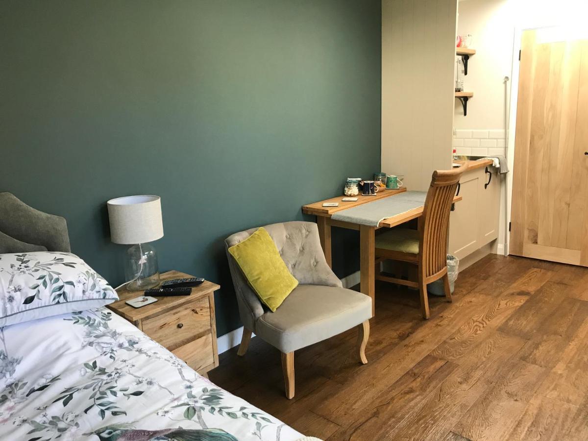 Corner House Luxury Bnb Little Dunmow Экстерьер фото