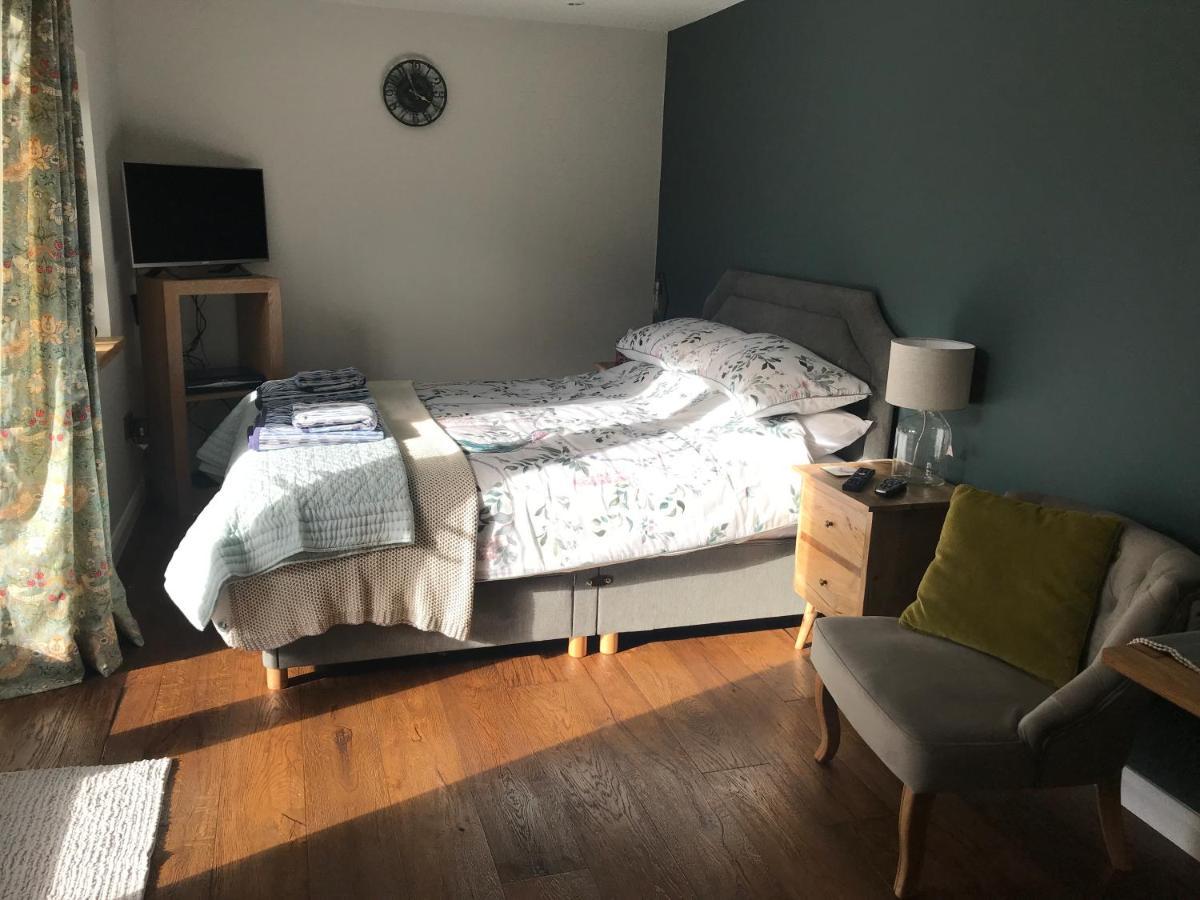 Corner House Luxury Bnb Little Dunmow Экстерьер фото