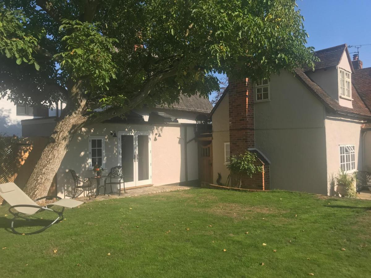 Corner House Luxury Bnb Little Dunmow Экстерьер фото