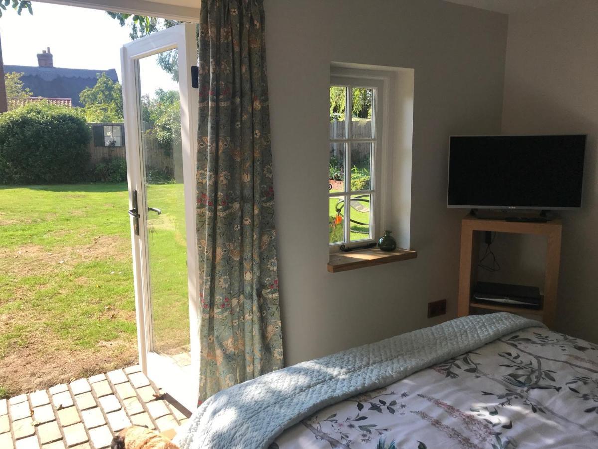 Corner House Luxury Bnb Little Dunmow Экстерьер фото