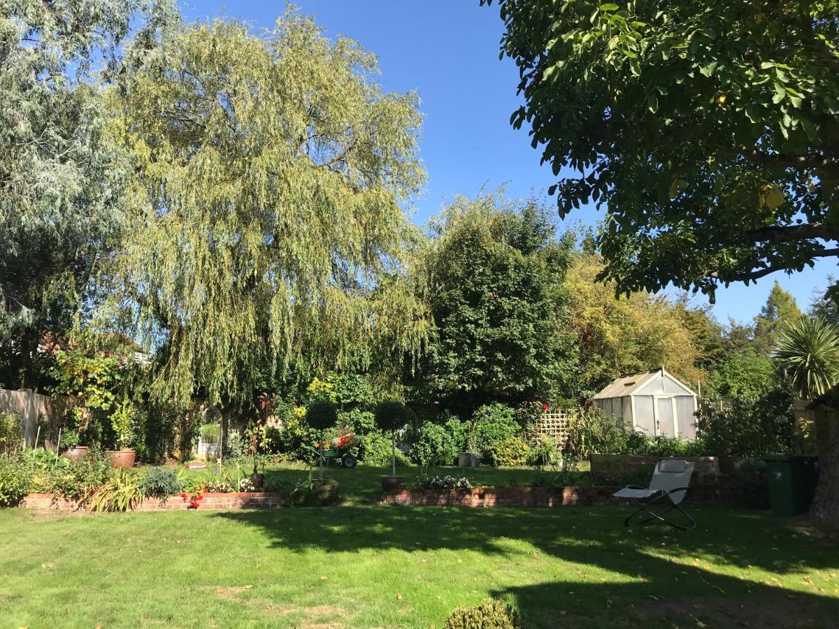 Corner House Luxury Bnb Little Dunmow Экстерьер фото