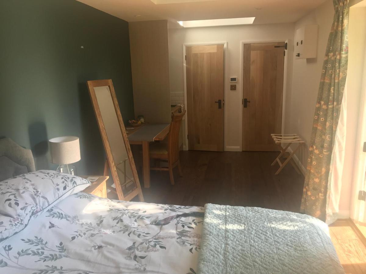 Corner House Luxury Bnb Little Dunmow Экстерьер фото