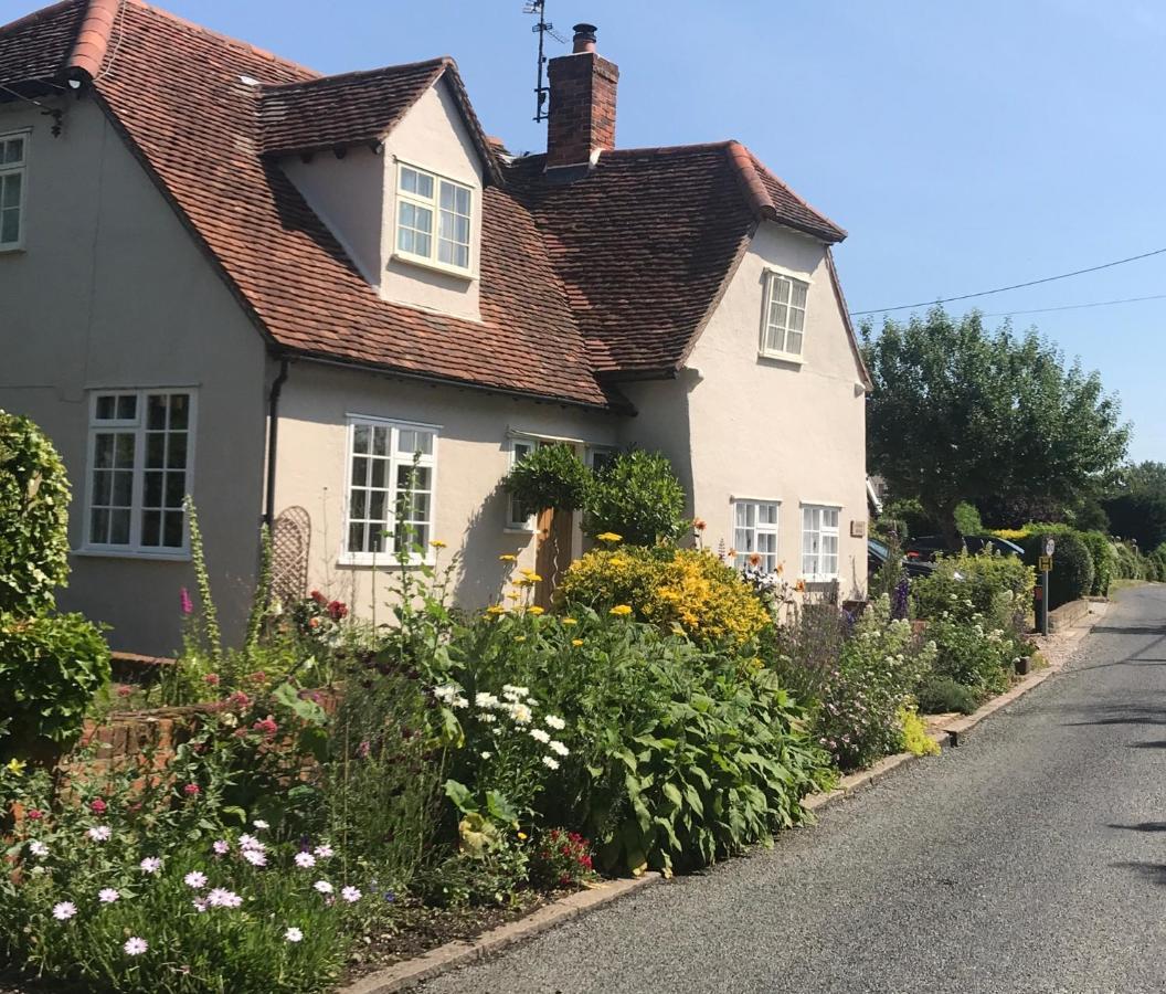 Corner House Luxury Bnb Little Dunmow Экстерьер фото